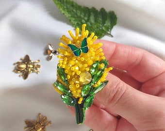 Broche de mimosa amarilla con cuentas, broche de flores con mariposa