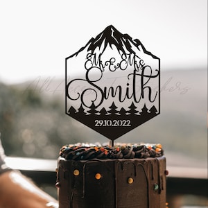 Topper per torta nuziale "Amante della montagna", topper per torta di coppia di escursionisti, ricordo di nozze da viaggio, topper per torta in legno moderno, topper per torta di fidanzamento