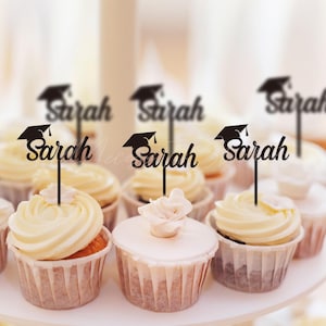 Cake Topper Laurea Personalizzato – Tocco, Diploma, Bilancia, Stetoscopio o Spazzolino – Classe 2025