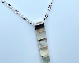 【ヴィンテージ】SILVER マザーオブパール ネックレス ヴィンテージの本物のマザーオブパールシルバー仕上げのネックレス