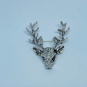Stag Brooch Silver Tone Detailed, Christmas Brooch, Autumn Gifts, Evergreen Brooch, Outfit Accessory, Winter Brights