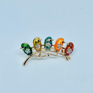 Niedliche Emaille Vögel und Strass Brosche, goldfarben, Mutter Geschenk, Outfit Accessoire, Vogel Liebhaber Geschenk, Gartenparty