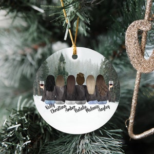 6 Friends Ornament | 6 Best Friends Christmas gift | Six Besties facing away | 6 girls sitting in the snowy landscape | Forest Vibes | Snow