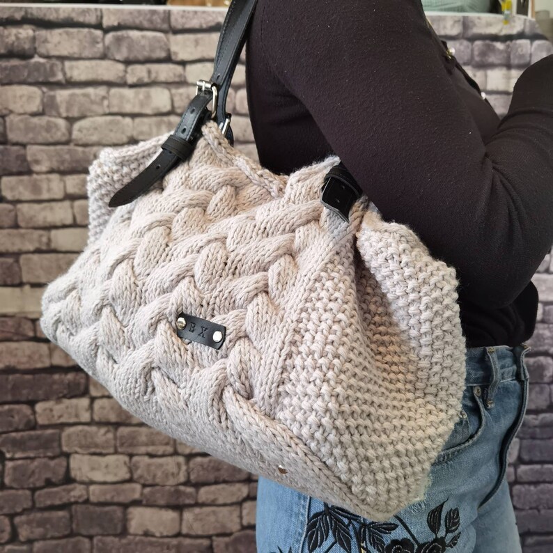 gray women/'s handbag Knit Handbag shopping bag,Handwoven wool women/'s handbag with leather handles gray /& black Bohemian shoulder bag