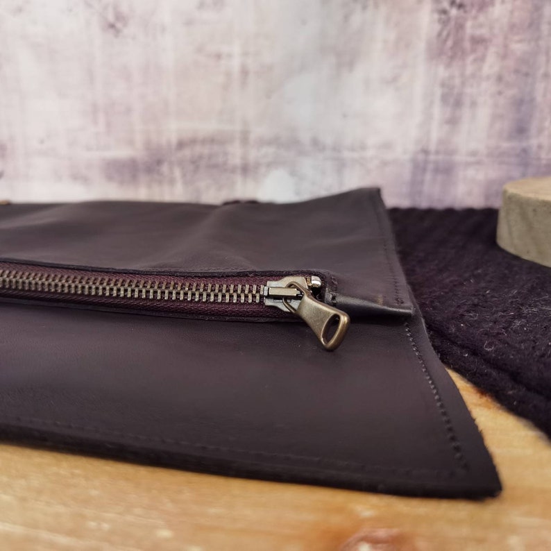 Cartera grande de piel con solapa y tachuelas, bolso con cremallera personalizado, monedero negro para mujer, bolso de mano de piel auténtica hecho a mano, regalo para ella imagen 6
