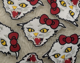 Hissing kitty iron on patch 100mm