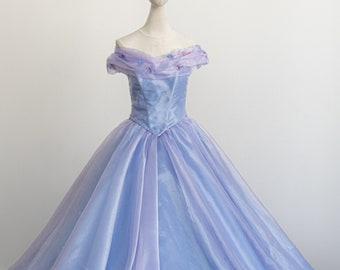 Stunning Blue Dress with Hand Embroidery, Voluminous Skirts, Corsets, Organza Satin Mesh, Elegant Gown