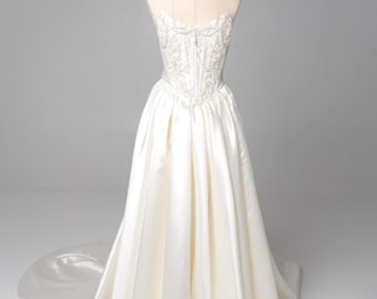 Taffeta Corset Set with Beaded Appliqué, Back Lace-Up Top and Slit Skirt, Elegant Prom or Wedding Two Piece Dress