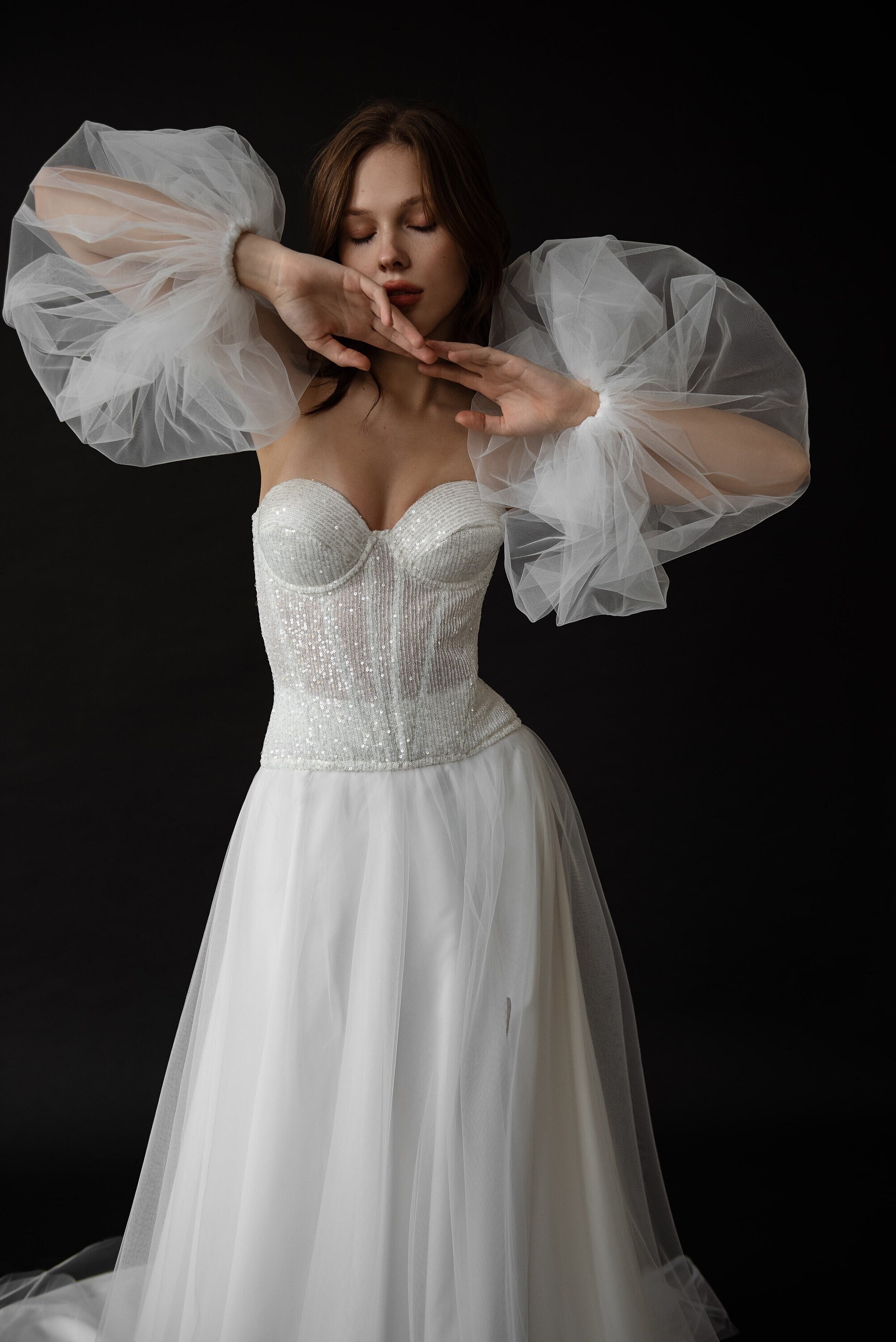Ivory lace sleeves 2025