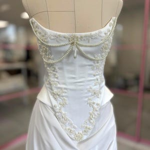 Corset de mariée ivoire à baleines, bustier de mariée en satin à lacets, tenue de réception élégante, haut corset de mariée image 3