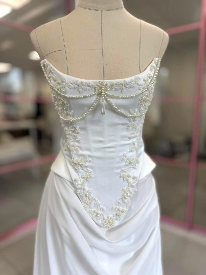 Corset de mariée ivoire à baleines, bustier de mariée en satin à lacets, tenue de réception élégante, haut corset de mariée image 3
