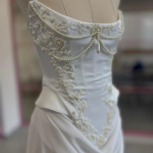 Corset de mariée ivoire à baleines, bustier de mariée en satin à lacets, tenue de réception élégante, haut corset de mariée image 5