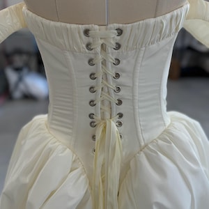 Langes Elfenbein Brautkleid, Taft Brautkleid nach Maß, Vintage inspiriertes Brautkleid für elegante Braut Bild 8