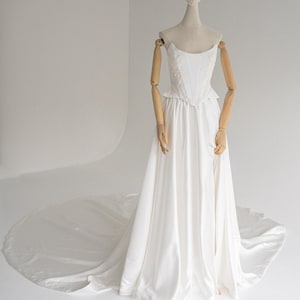 Elegant Satin Corset and Skirt Set, Wedding Dress, Formal Wear, Lined Skirt, Embroidered Detail