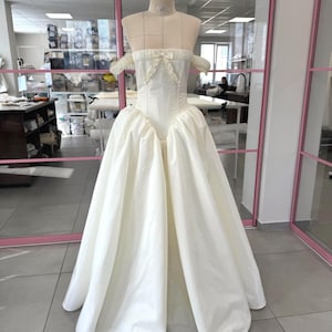 Langes Elfenbein Brautkleid, Taft Brautkleid nach Maß, Vintage inspiriertes Brautkleid für elegante Braut Bild 3