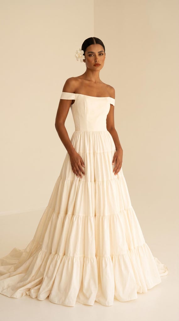 ivory silk taffeta wedding dress Elegant Dress, Stylish Bridal Gown Set, Classic Bride Look, Wedding Attire related:hepasi-halter-dress-clear-sequin-maroon