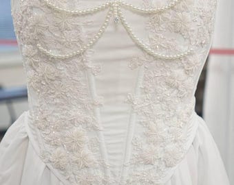 Skirt Taffeta Corset Wedding Dress with Beaded Appliqué, Tie Back, Elegant Bridal Gown