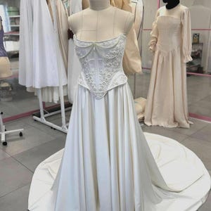 Style Corset Skirt Set, Luxury Satin Corset Set with Appliqués and Pearls, Open Neckline Bridal Corset, Long Formal Skirt