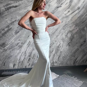Elfenbein Satin Overbust Korsett Brautkleid, Meerjungfrau Brautkleid, Kathedrale Zug Kleid, elegantes Brautkleid