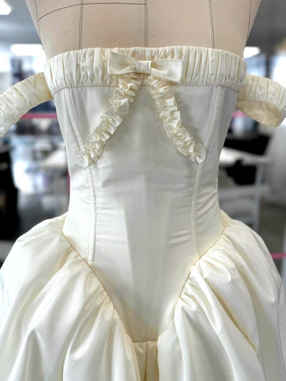 ivory silk taffeta wedding dress Strapless Pleated 3D Floral Taffeta A-Line Wedding Dress Red