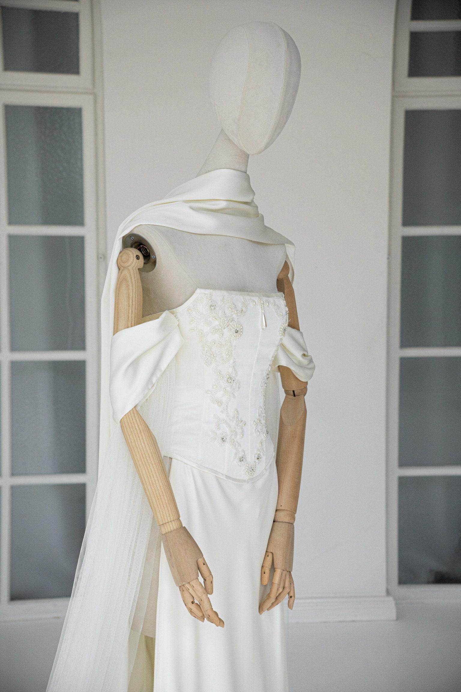 boho wedding dress with removable sleeves Lace strapless A-line wedding dress with detachable long sleeves