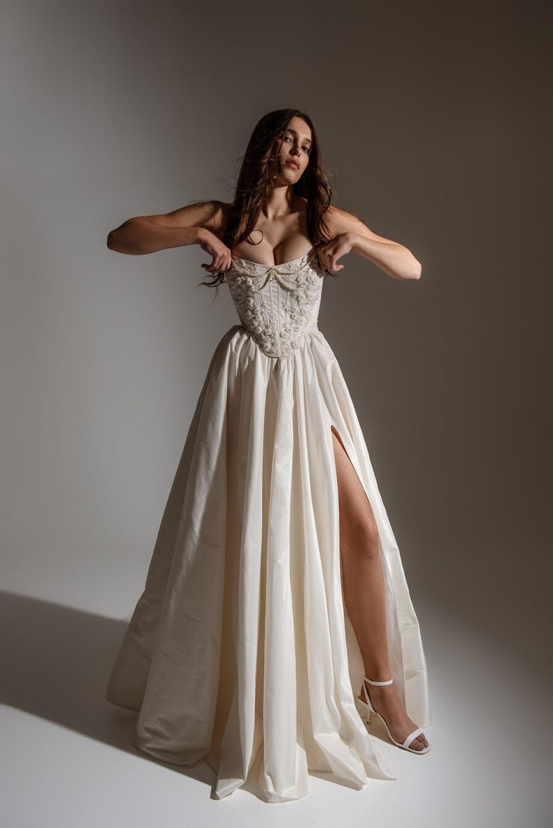 Ivory Taffeta Wedding Skirt, Leg Cut Custom Made Skirt, Bespoke Bridesmaid Skirt image 2