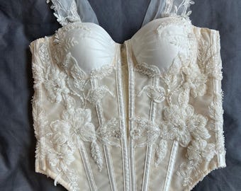 Haut corset en résille ivoire avec bonnets en satin, robe de mariée blanche avec laçage dans le dos, broderie de fleurs, corset lune de miel fabriqué sur commande