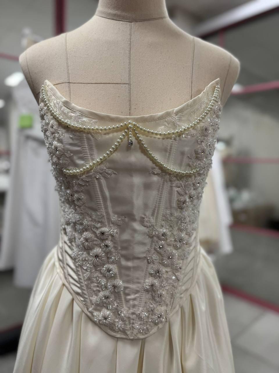 Taffeta Corset Set Beaded Appliqué, Back Ties, Leg Slit Skirt, Formal Wear, Prom Dress