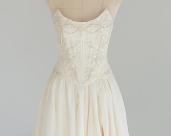 Elegant Floral Embroidered Corset & Skirt Set, Lace-Up Back, Metal Boning, Taffeta Material, Perfect for Evening Wear