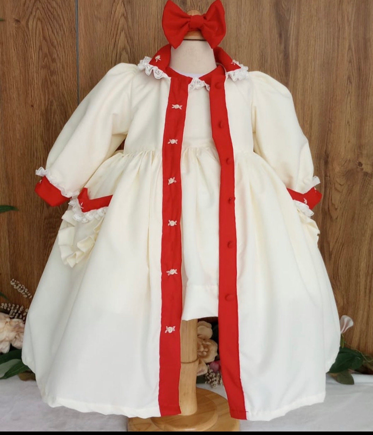 Cream/red  set