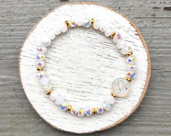 Dainty Beaded Bird Bracelet with Shimmering White Rondelle Beads – Spring Summer Vibes