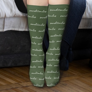 Paare Namenssocken für Freund Freundin, personalisiertes Valentinstag Geschenk für Ihn Sie, 2. Jahrestag Ehemann-Fraugeschenk, Benutzerdefinierte Socken