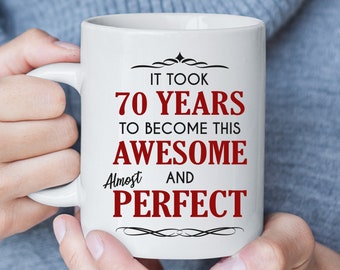 70 cumpleaños regalo para la mujer hombres, tomó 70 años para convertirse en divertido 70 cumpleaños taza, convirtiendo 70 regalo, regalo de cumpleaños 70 para mamá papá
