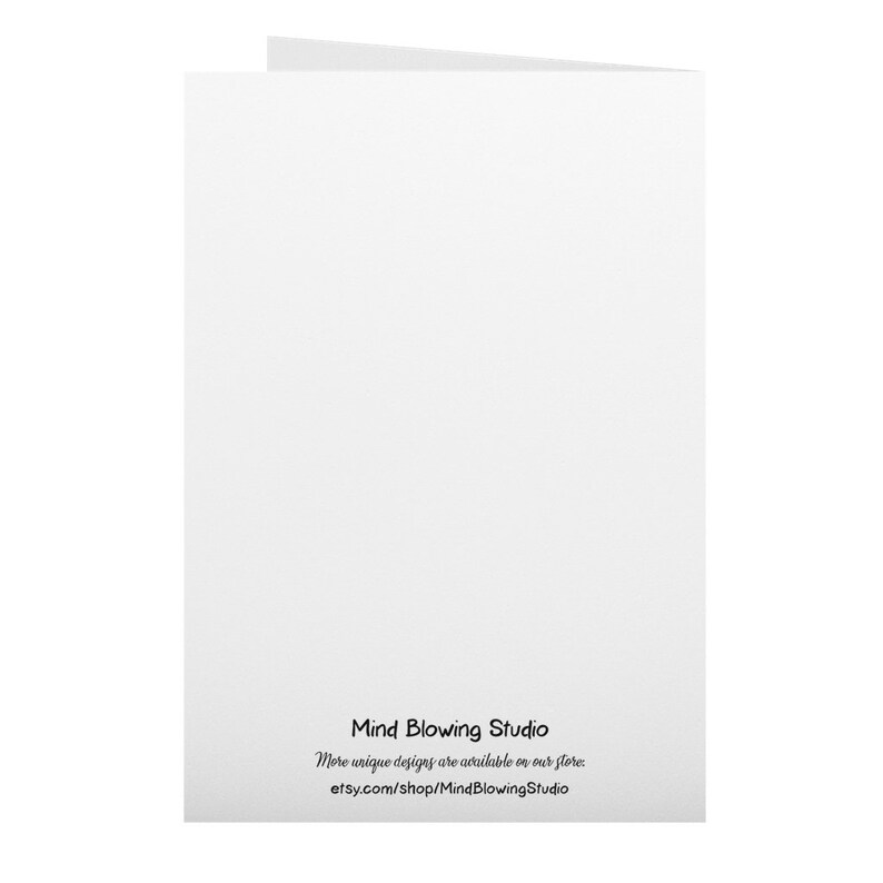 K&ouml;nnte beinhalten: Wei&szlig;e Karte mit schwarzem Text, der "Mind Blowing Studio" und "Weitere einzigartige Designs sind in unserem Shop erh&auml;ltlich: etsy.com/shop/MindBlowingStudio" lautet.
