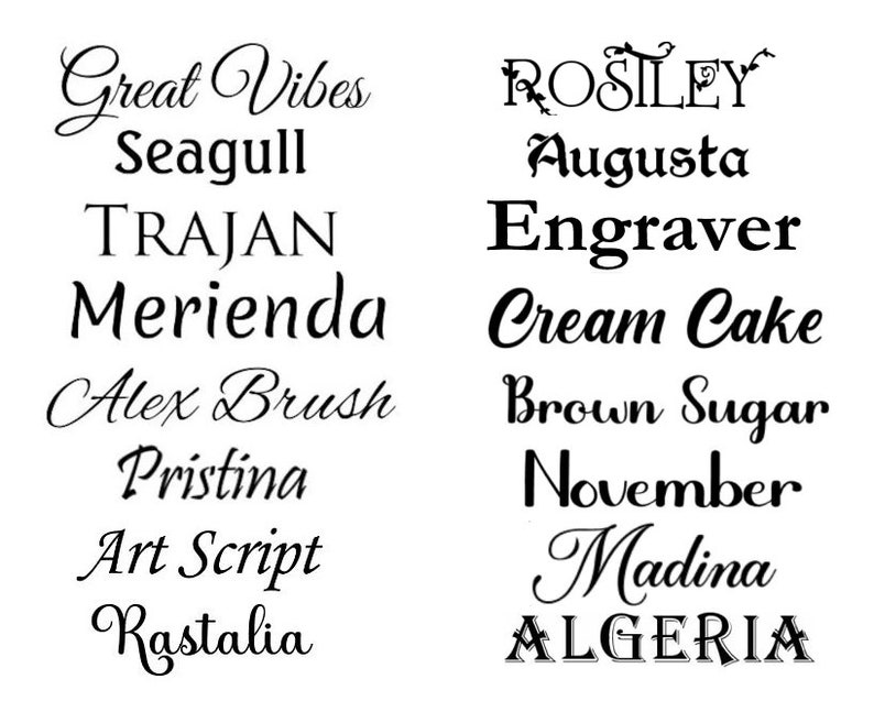 Pu&ograve; includere: Una collezione di 16 nomi di font diversi scritti in corsivo. I font includono Great Vibes, Seagull, Trajan, Merienda, Alex Brush, Pristina, Art Script, Rastalia, Rosiley, Augusta, Engraver, Cream Cake, Brown Sugar, November, Madina e Algeria.
