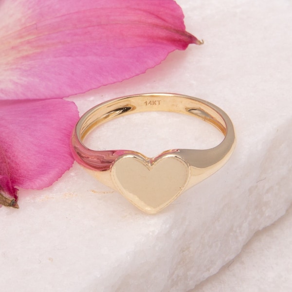 Heart Signet Ring, Gold Heart Shaped Ring, 14K Solid Gold, Delicate Signet Ring for Women, Love Statement Ring