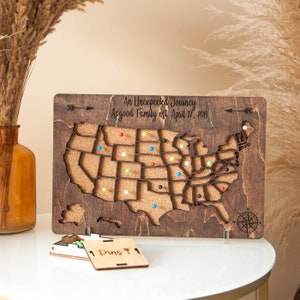 Push Pin USA Carte de voyage pour les cadeaux d’anniversaire de couple, cadeaux de relation en bois personnalisés aux États-Unis, panneau de liège personnalisé