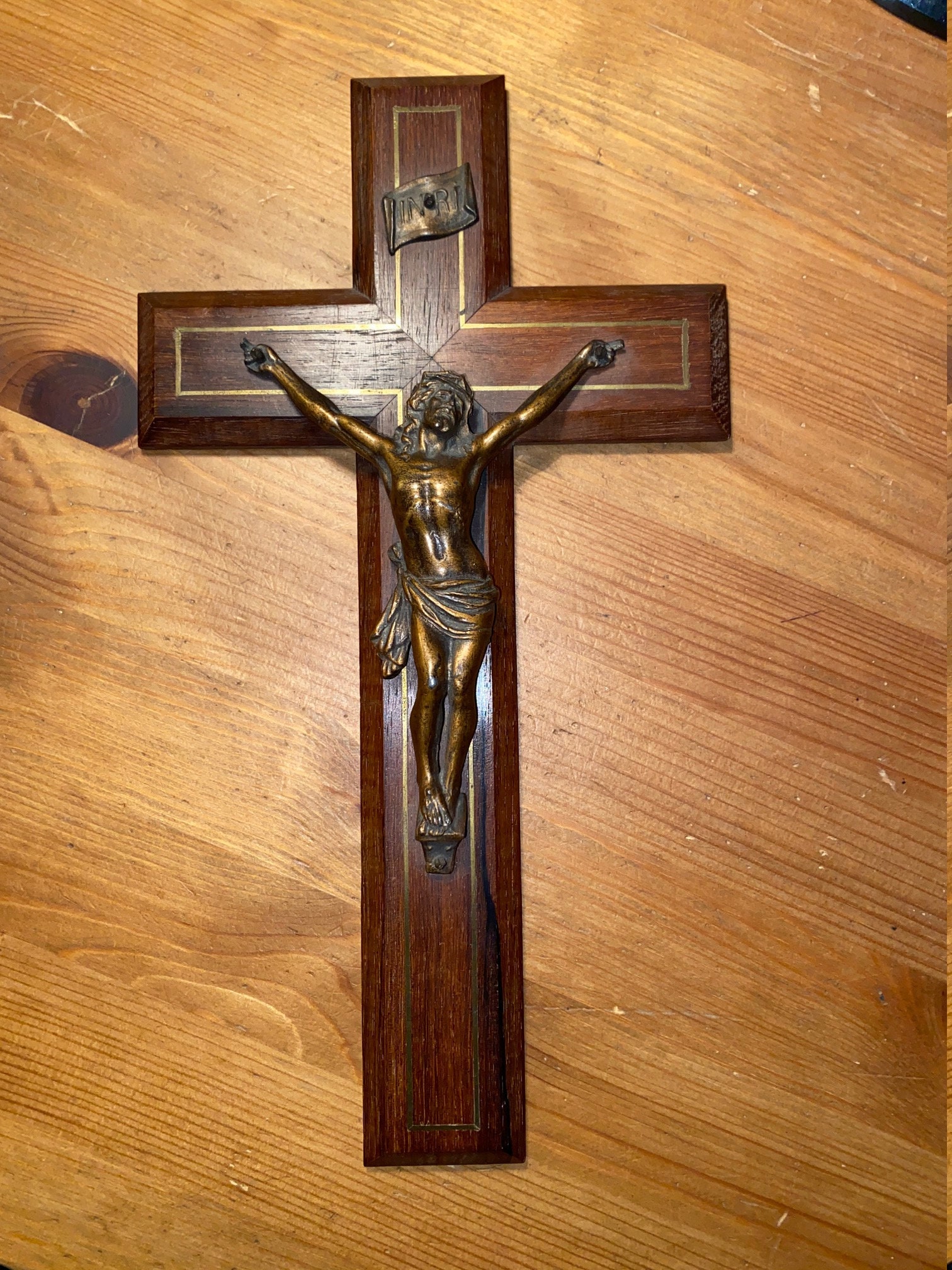 Crucifix en Bois et Bronze