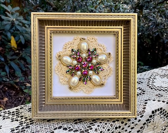 Repurposed Jewelry Snowflake Picture Framed/Jewelry Christmas Decoration/Holiday Decor/Christmas Gifts/Bookshelf Decorations