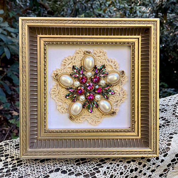 Repurposed Jewelry Snowflake Picture Framed/Jewelry Christmas Decoration/Holiday Decor/Christmas Gifts/Bookshelf Decorations