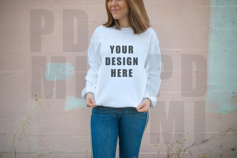 Download Gildan 18000 Sweatshirt Mockup White T shirt Mockup Model ...