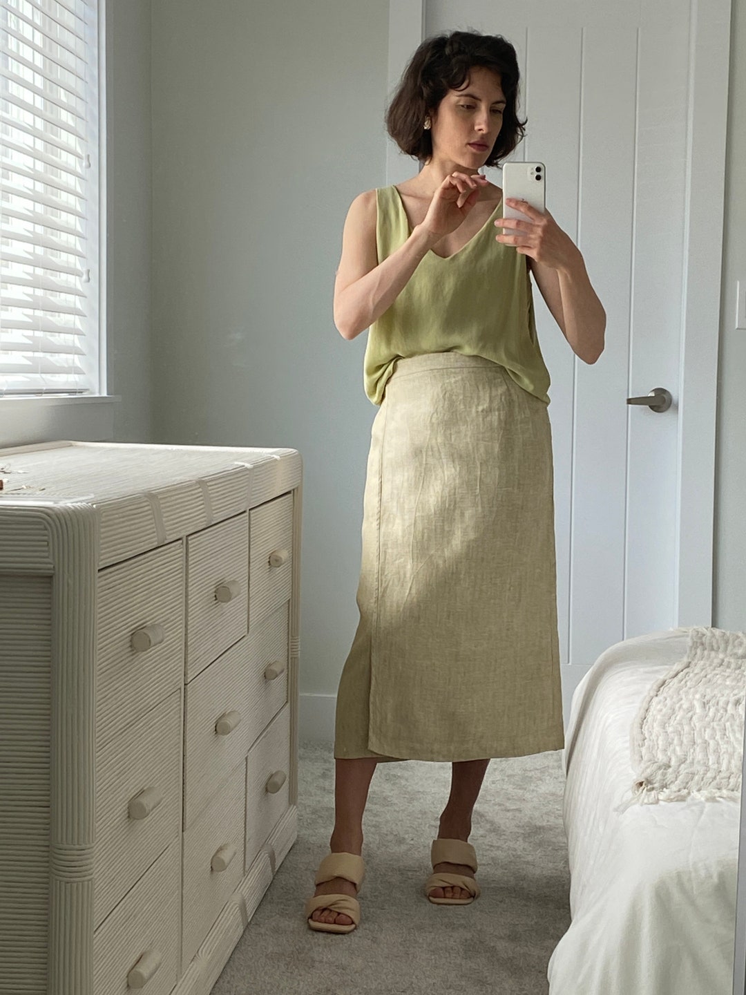 Pistachio Linen Skirt Soft Wrap Style Size S / M 90s Basic Summer