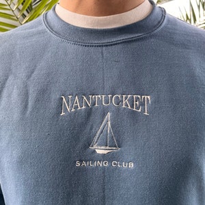 Nantucket Sailing Club Sweatshirt | Customisable | Vintage Sweatshirt | Unisex Crewneck Sweater | Embroidered | Retro | Gift | Travel
