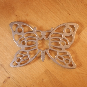 fjärilsunderlägg, vintage köksredskapsunderlägg, silverfärgad fjärilsdekoration för grytställ, bordsskydd dekorativ fjäril