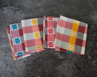 Vintage napkin set, red and white checkered cloth serviette set of 4, handmade, tablelinen for Farmhouse style, cottage core interior