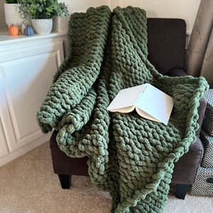 Handmade Chenille Chunky Knit Blanket - FAST SHIPPING - Mothers Day - Perfect Unique Gift - Birthday Gift - Mom Gift - Gift for Her