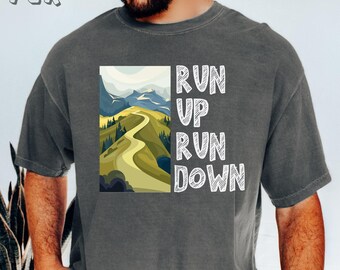 Trailrunning heren ultrarunning comfort kleuren T-shirt - Run Up Run Down Mountain-hardloopshirt - Print op voorkant achterkant aangepast nummer T-shirt