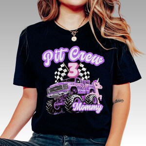 Dziewczyna Pit Crew Racing Monster Truck Jam Sparkle Unicorn Smash Party Rodzina Urodziny Momster Dadster Kidster Tshirt Niestandardowa nazwa grupy Wiek Prezent