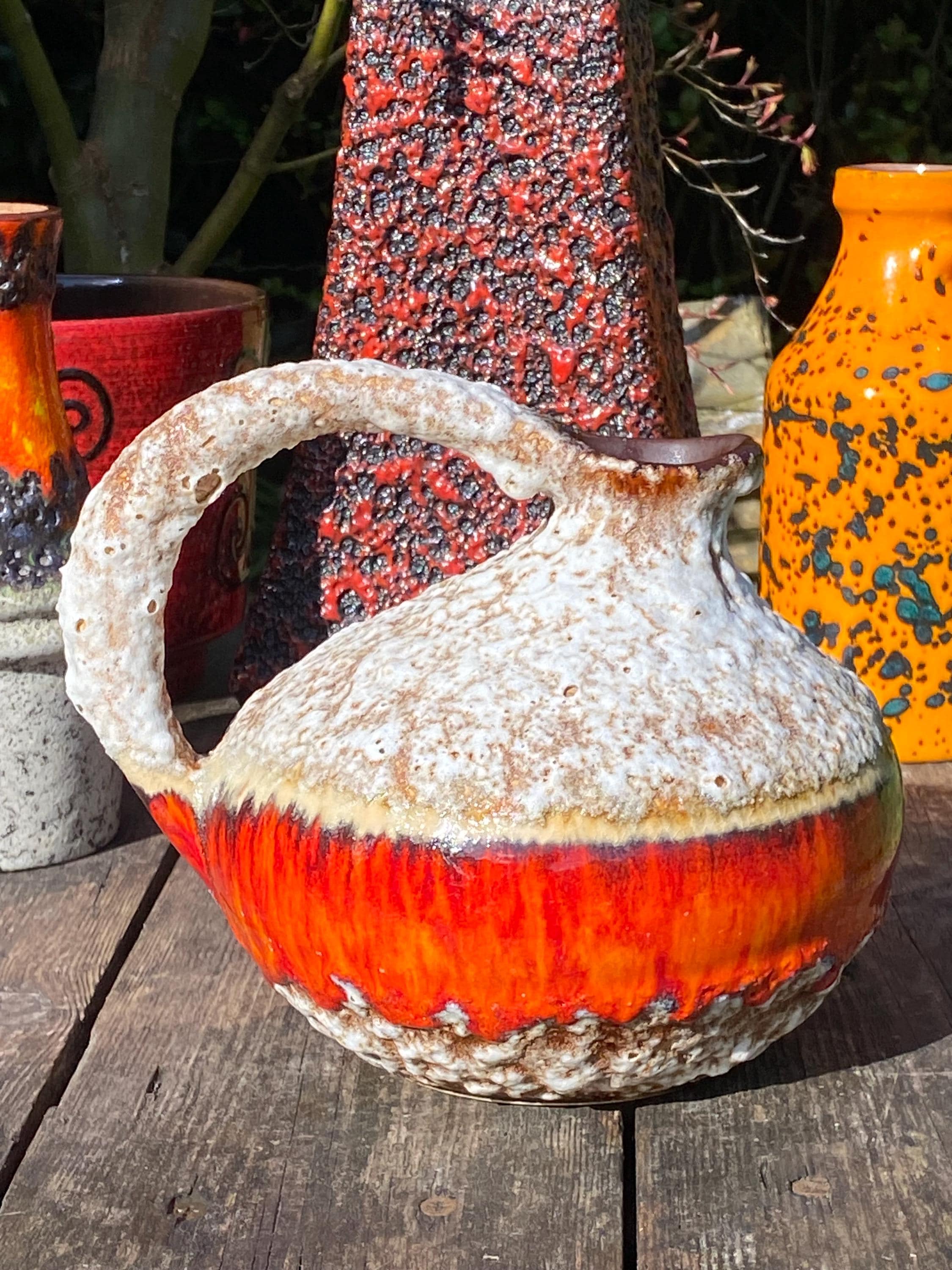 East & West German Pottery (Fat Lava) 本 East & West German Pottery (Fat Lava) 本 A pair of vases from