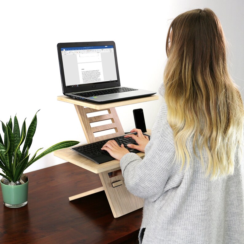 Stand Desk Medium Oak Bureau debout pour ordinateur portable, bureau debout, agrandisseur dordinateur portable, bureau debout, bureau à domicile, support pour ordinateur portable, convertisseur de support de bureau image 9